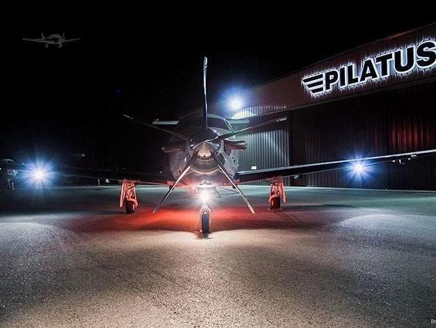2000 PILATUS PC-12/45 Photo 2