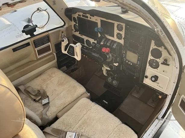 1981 BEECHCRAFT 58P BARON Photo 6
