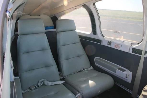 1988 BEECHCRAFT F33A BONANZA Photo 4