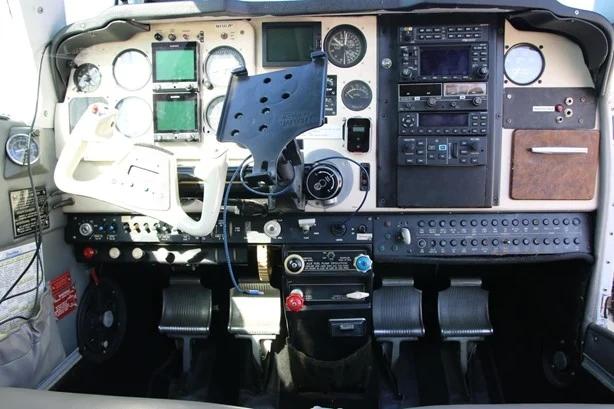 1988 BEECHCRAFT F33A BONANZA Photo 6