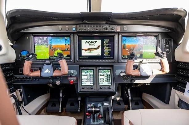 2025 PIPER M700 Photo 5