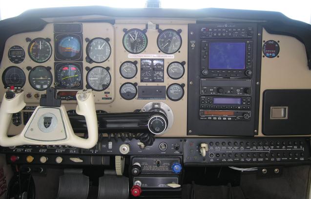 1988 Beech Bonanza F33A Photo 2