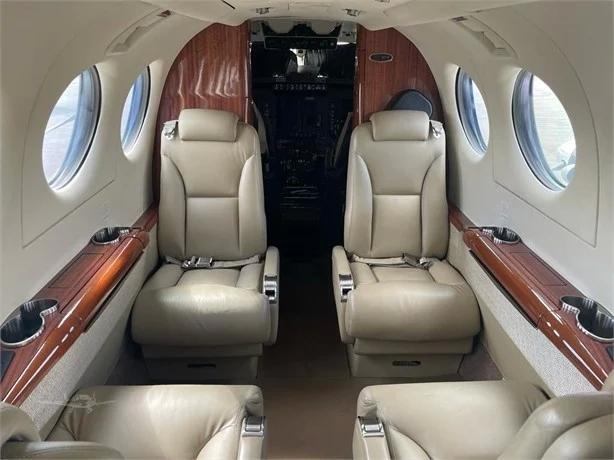2014 BEECHCRAFT KING AIR 350 Photo 4