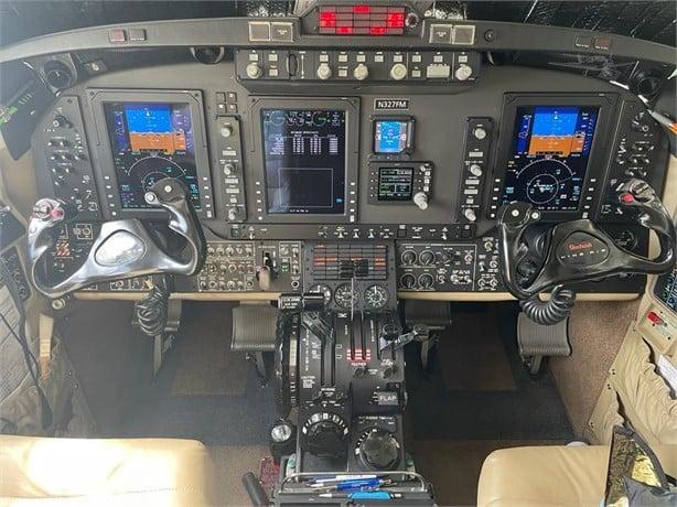 2014 BEECHCRAFT KING AIR 350 Photo 7