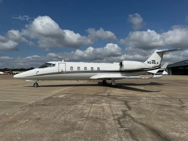 2002 LEARJET 60 Photo 2