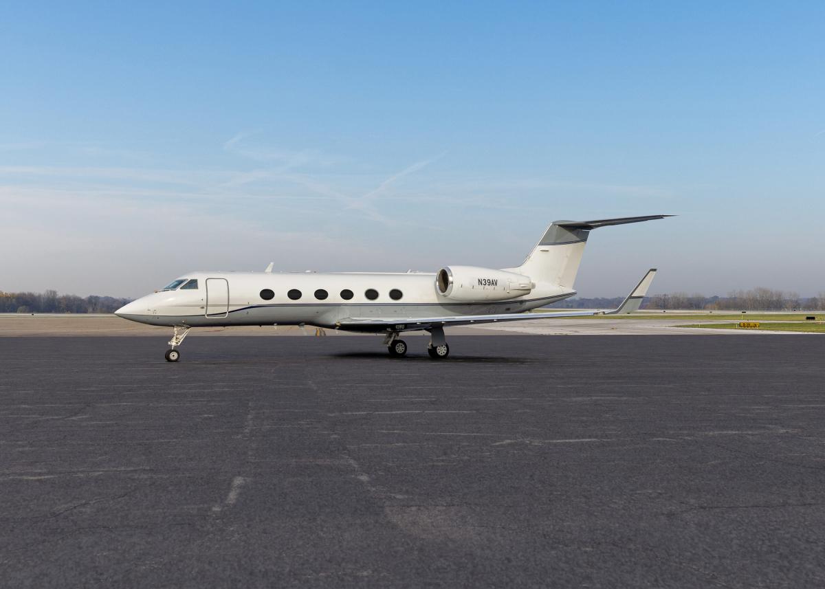 1989 Gulfstream GIV Photo 2