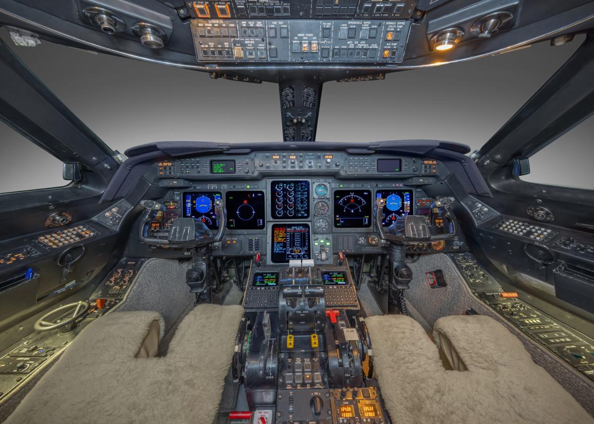 1989 Gulfstream GIV Photo 2
