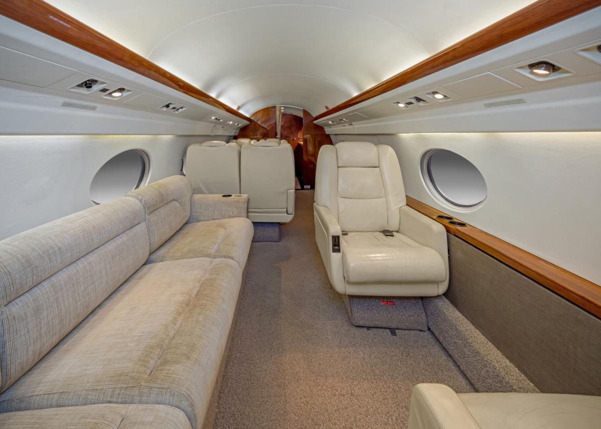 1989 Gulfstream GIV Photo 4