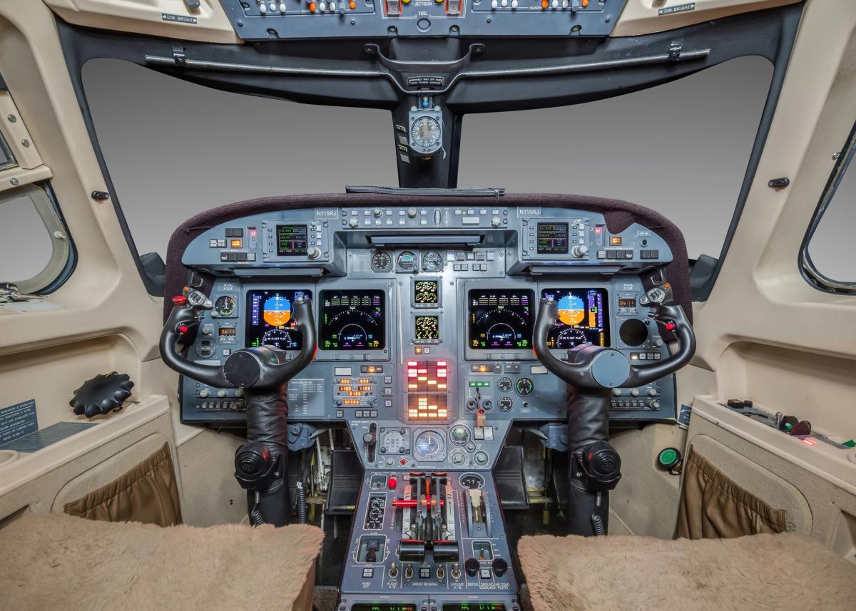 2004 Gulfstream G100 Photo 4