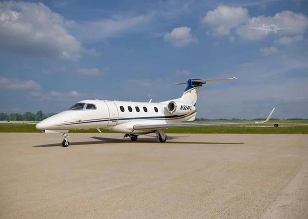 2012 EMBRAER PHENOM 300 Photo 2