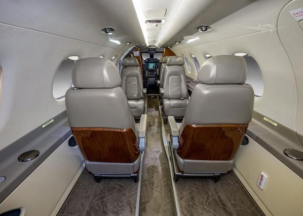 2012 EMBRAER PHENOM 300 Photo 4