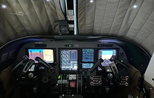 1973 COMMANDER 690A Photo 5