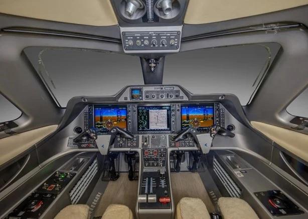 2009 EMBRAER PHENOM 100 Photo 4