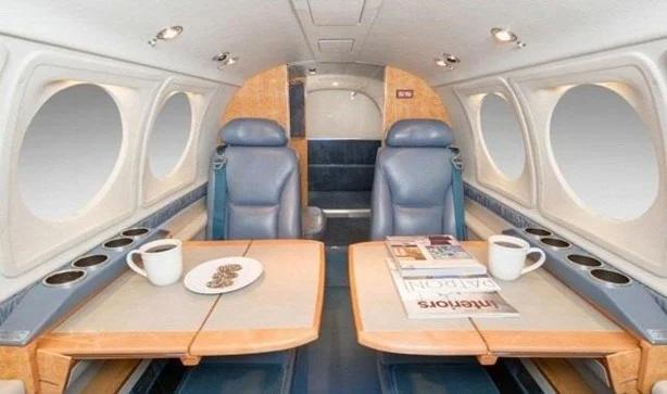 2005 BEECHCRAFT KING AIR B200 Photo 4
