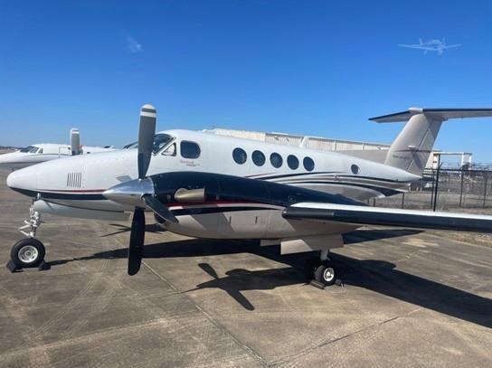2010 BEECHCRAFT KING AIR B200GT Photo 2