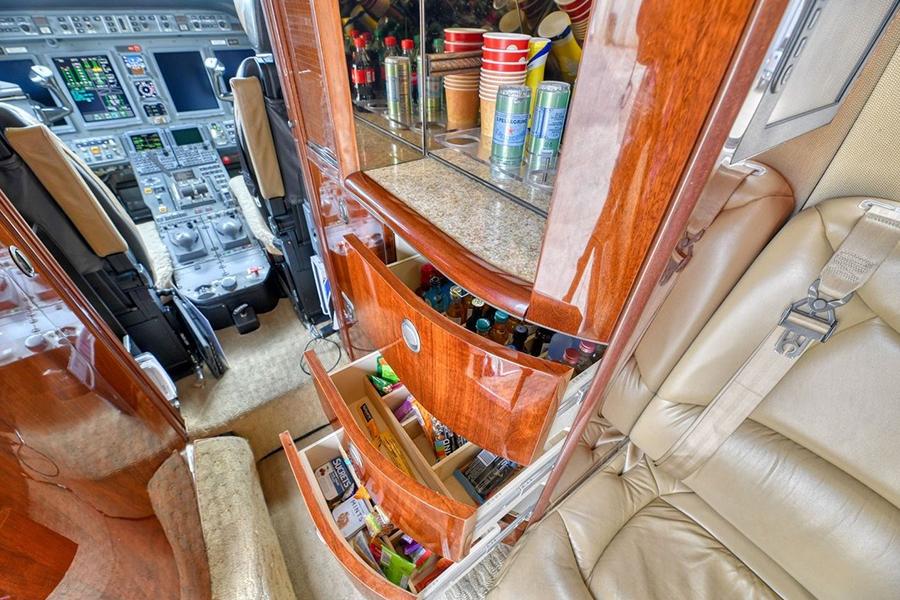 2006 Citation Sovereign Photo 4