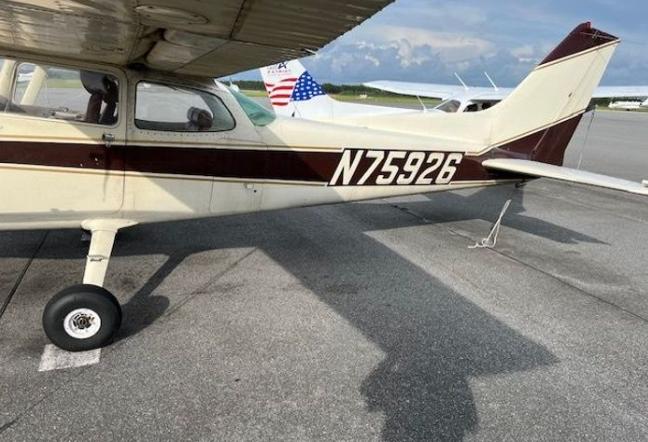 1977 CESSNA 172N SKYHAWK Photo 3