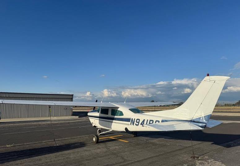 CESSNA TURBO 210M Photo 5