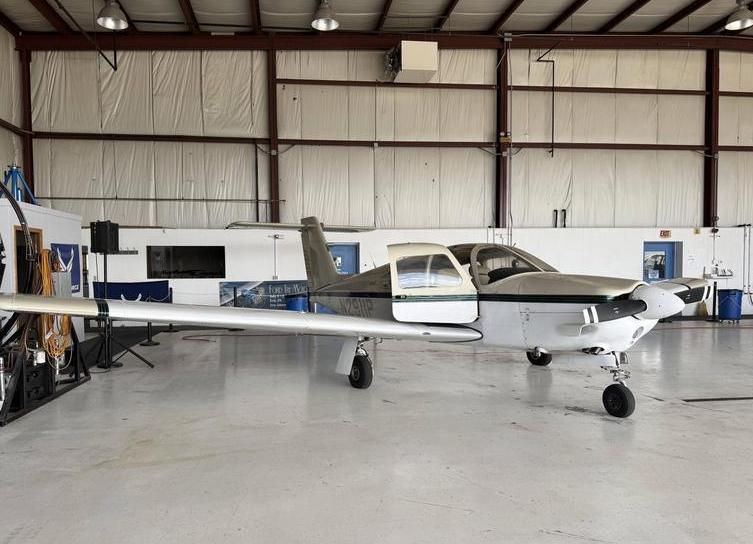1979 Piper Arrow IV Photo 2