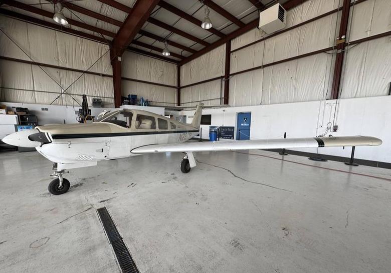 1979 Piper Arrow IV Photo 3