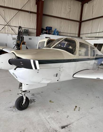 1979 Piper Arrow IV Photo 2