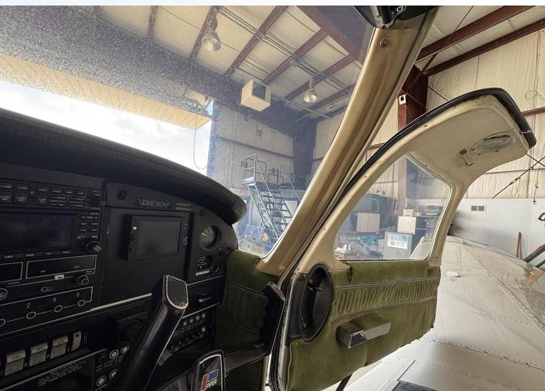 1979 Piper Arrow IV Photo 2
