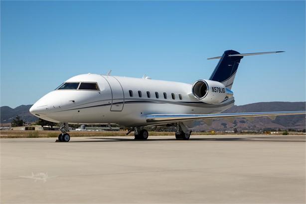2004 BOMBARDIER CHALLENGER 604 Photo 2
