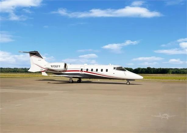 2010 LEARJET 60XR Photo 2