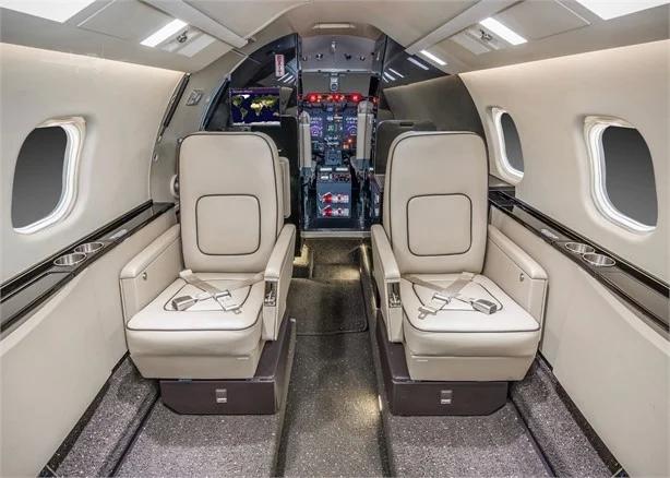 2010 LEARJET 60XR Photo 4