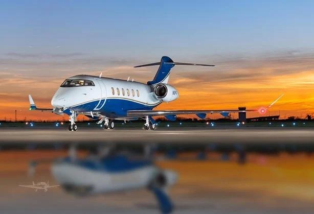 2014 BOMBARDIER CHALLENGER 350 Photo 2