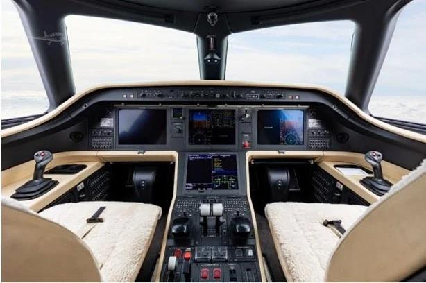 2015 EMBRAER LEGACY 500 Photo 4