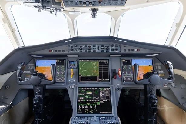 2009 DASSAULT FALCON 2000LX Photo 5
