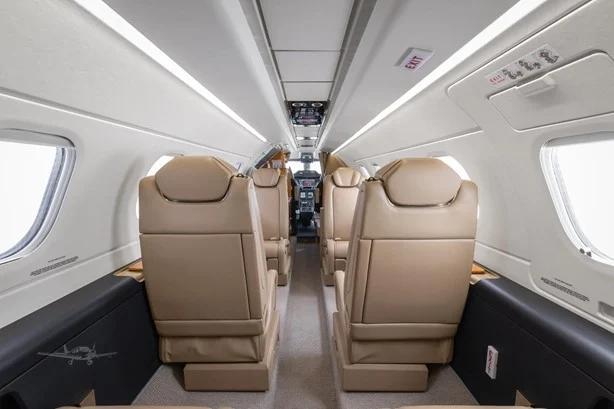 2019 EMBRAER PHENOM 300E Photo 3