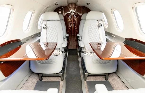 2012 EMBRAER PHENOM 300 Photo 3