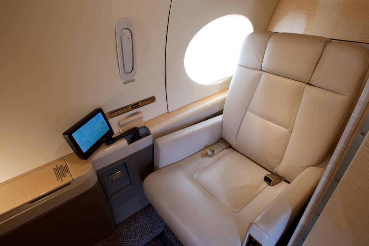 2008 Gulfstream G550 Photo 4