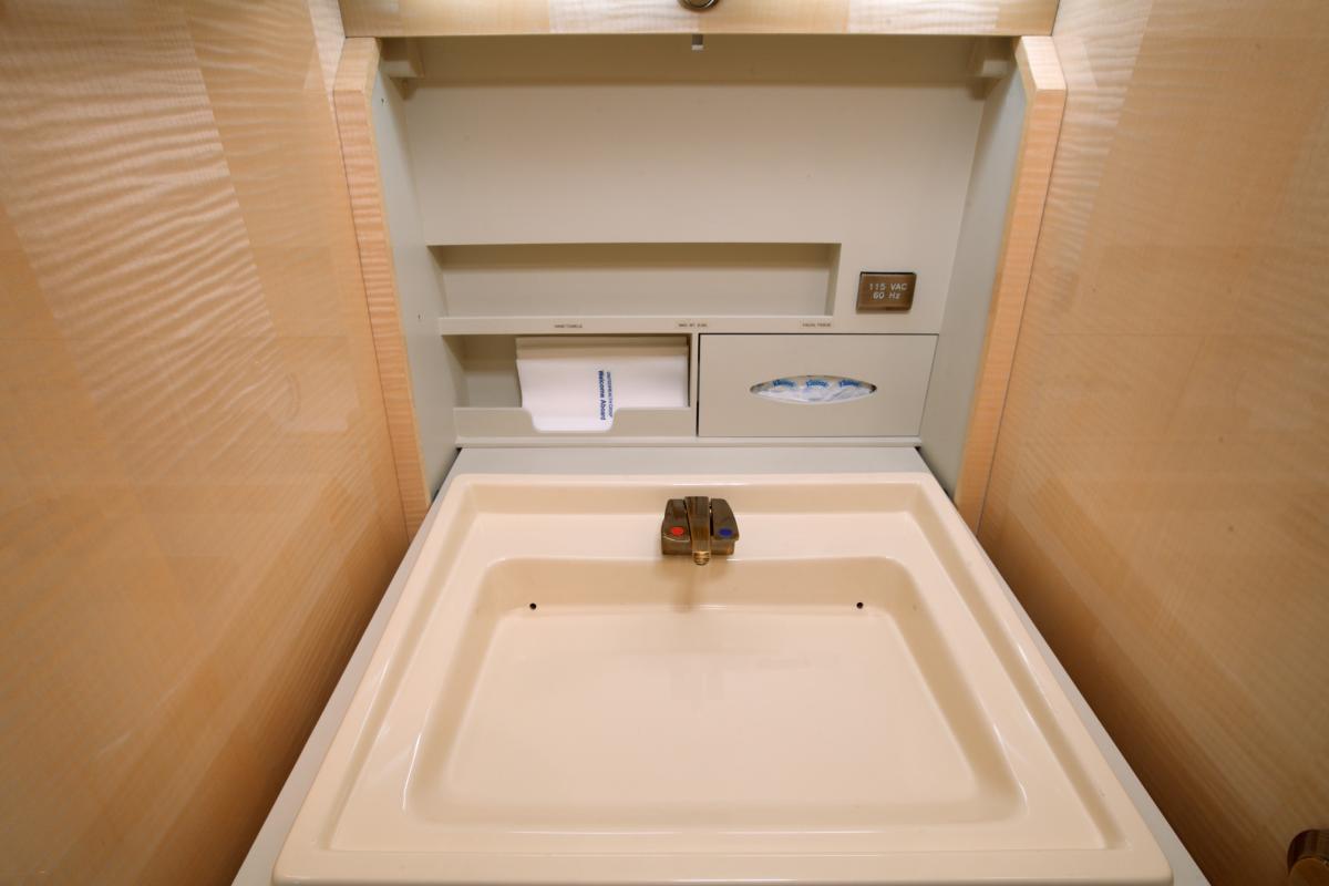 2008 Gulfstream G550 Photo 4