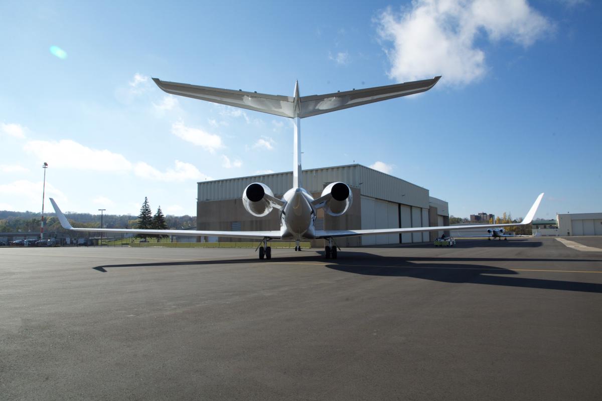 2008 Gulfstream G550 Photo 2