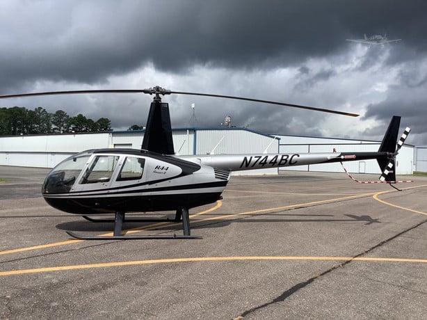 2009 ROBINSON R44 RAVEN II Photo 4