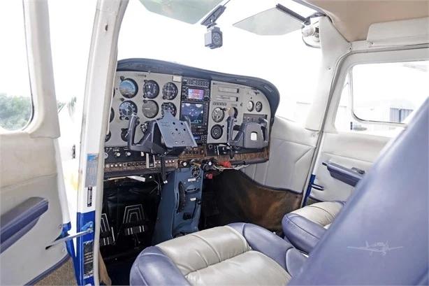 1976 CESSNA 182P SKYLANE Photo 4