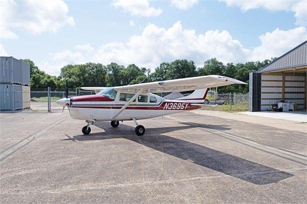 1963 CESSNA 210 Photo 2