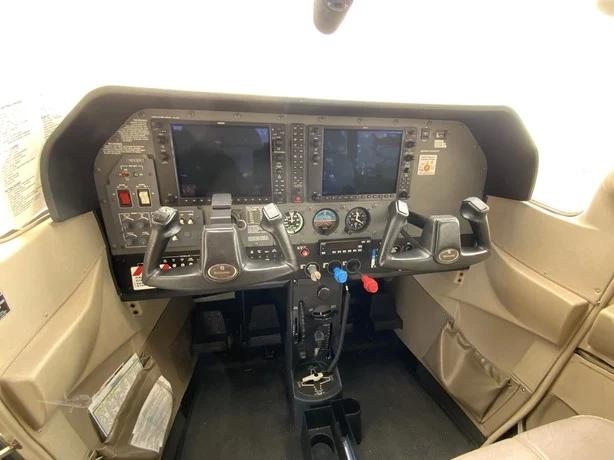 2006 CESSNA 182T SKYLANE Photo 4