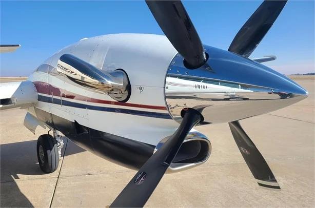 1991 BEECHCRAFT KING AIR C90A Photo 4