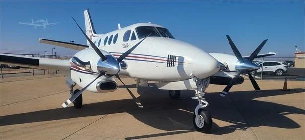 1991 BEECHCRAFT KING AIR C90A Photo 2