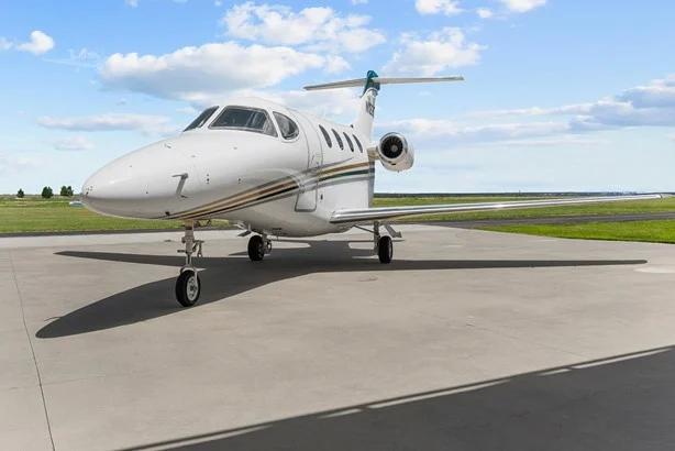 2004 BEECHCRAFT PREMIER I Photo 2