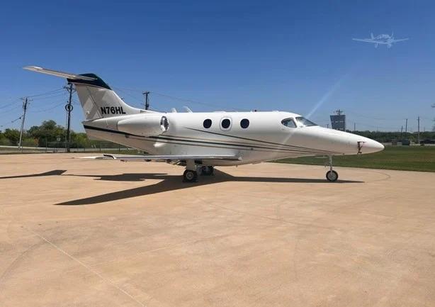 2004 BEECHCRAFT PREMIER I Photo 2