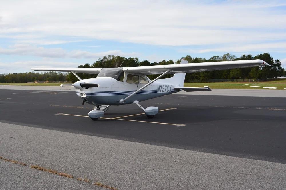 1978 Cessna 172N Photo 2