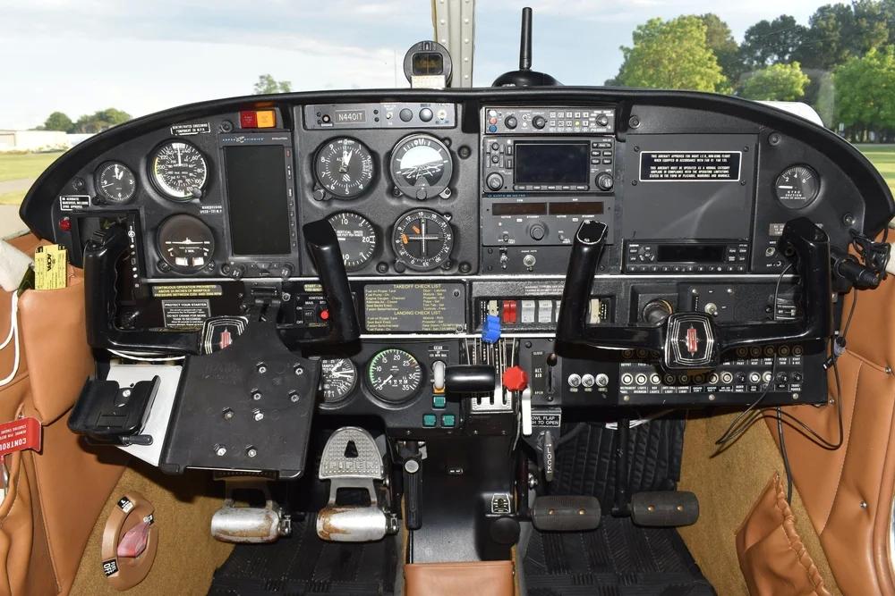 1972 Piper PA-28R-200 Photo 4