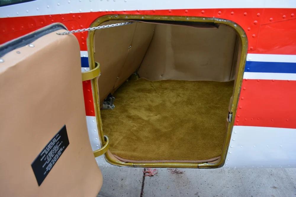 1975 Cessna 182P Photo 2