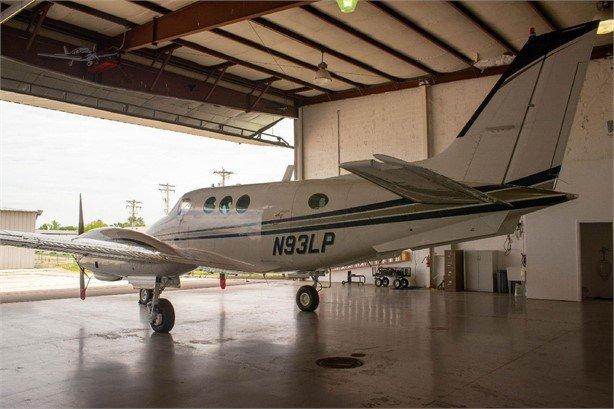 1980 BEECHCRAFT KING AIR C90 Photo 3