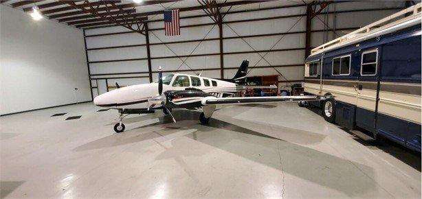 1993 Beech Baron 58 Photo 2